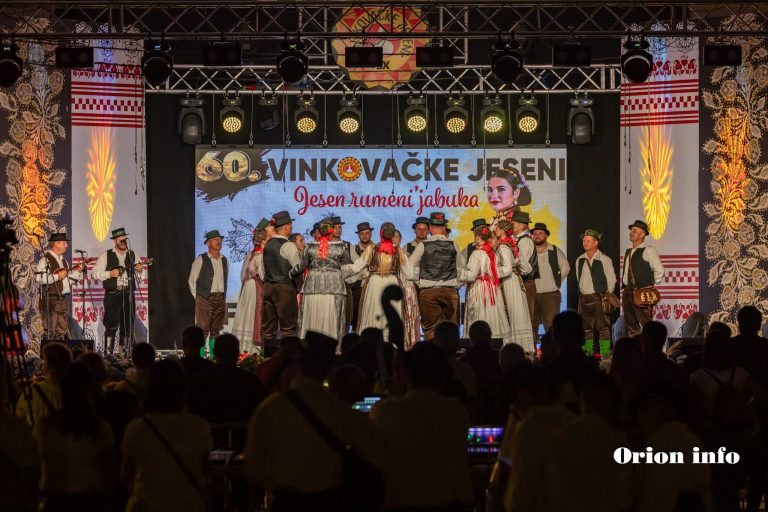 Folklornim večerima i službeno započele 60. Vinkovačke jeseni