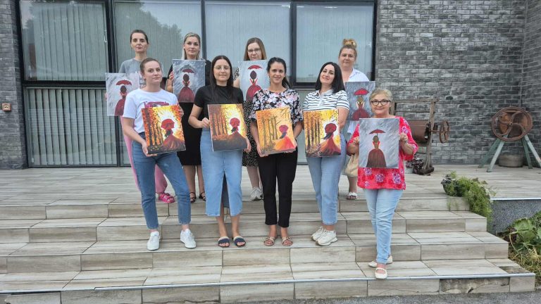Ljetni Wine & Paint u Gunji-Umjetnost, druženje i podrška mentalnom zdravlju žena