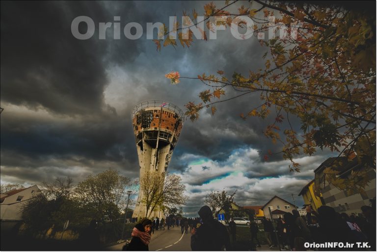 Policija: Obavijest o snimanju javnog okupljanja i posebnom režimu prometa u Vukovaru