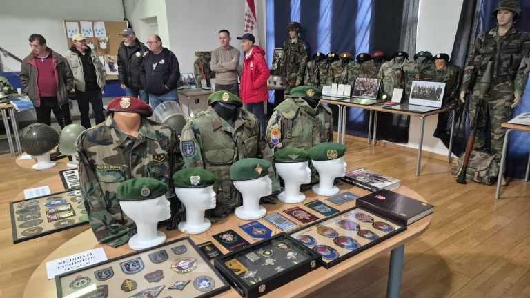 Otvorena izložba ratnih eksponata u Gunji