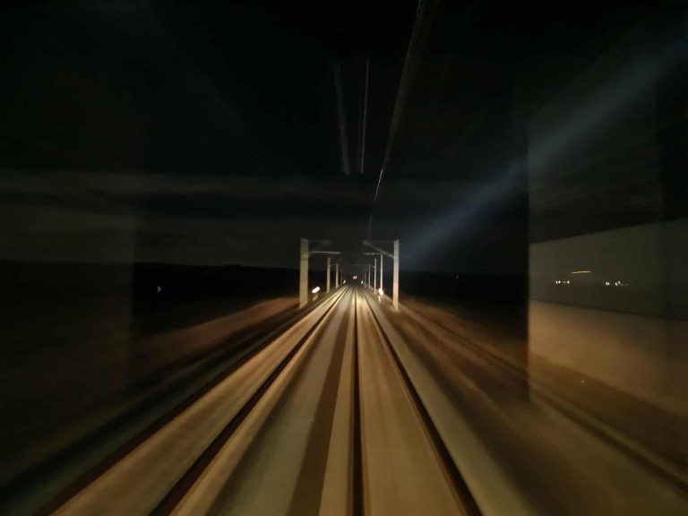 U naletu vlaka smrtno stradala jedna osoba