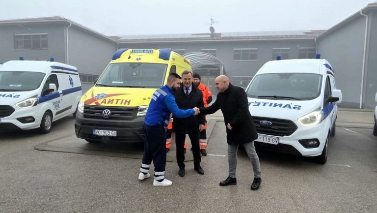 Pet novih vozila za Hitnu službu Vukovarsko-srijemske županije