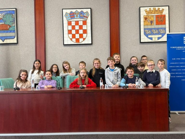 Odgovori na dječja pitanja: Kako izgleda radni dan župana i njegovih suradnika?