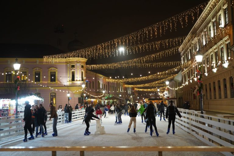 Otvoreno klizalište na staroj novoj lokaciji u Vinkovcima