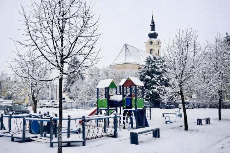 Gradske službe spremne i za ozbiljniji snijeg, osigurane dovoljne količine soli i potrebne mehanizacije