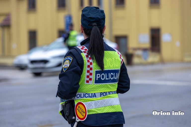 Recidivistu privremeno oduzeto vozilo zbog ranije prikupljenih 14 negativnih prekršajnih