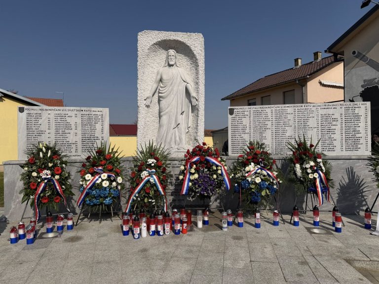 Obilježavanje Dana hrvatskih branitelja Vukovara i 35. obljetnice postrojavanja nenaoružanih odreda u Bogdanovcima