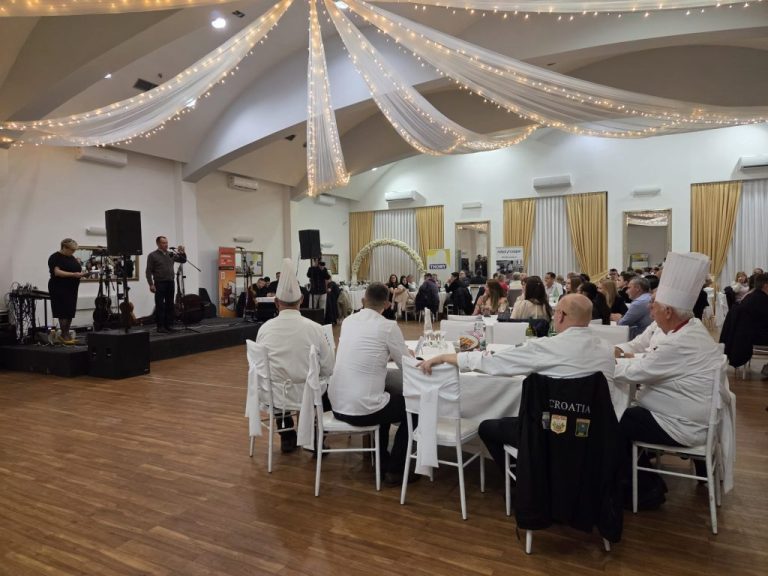 Jubilarna 20. „Zlatna jabuka” u Vinkovcima: Spoj mladosti i kulinarske izvrsnosti