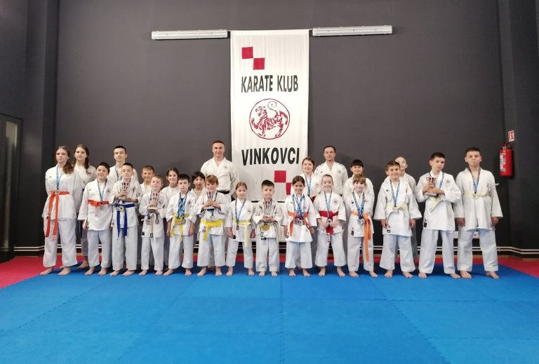 KK Vinkovci dvadeset medalja i ekipna titula u katama na Kupu Vukovara