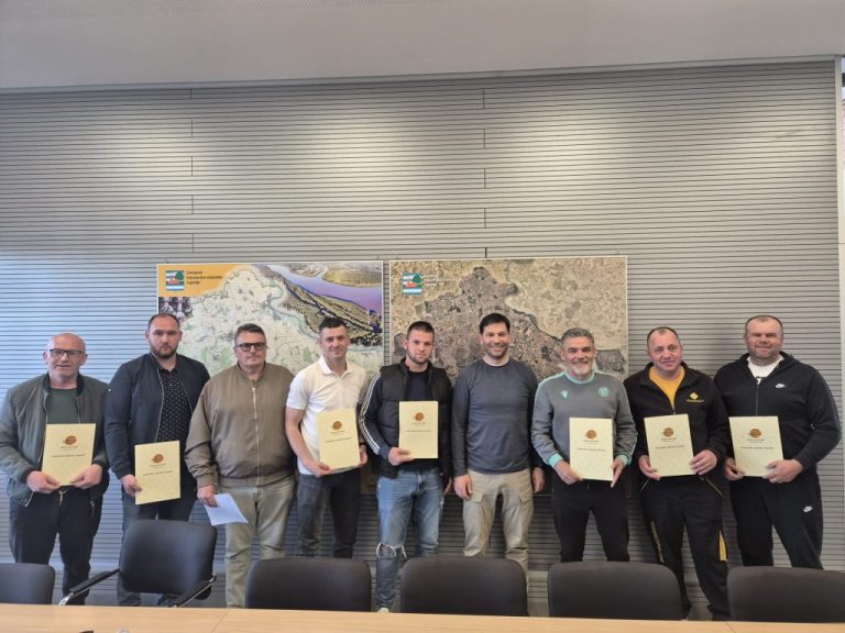 Dodijeljeni ugovori za trenere i novu opremu klubova Vukovarsko-srijemske županije