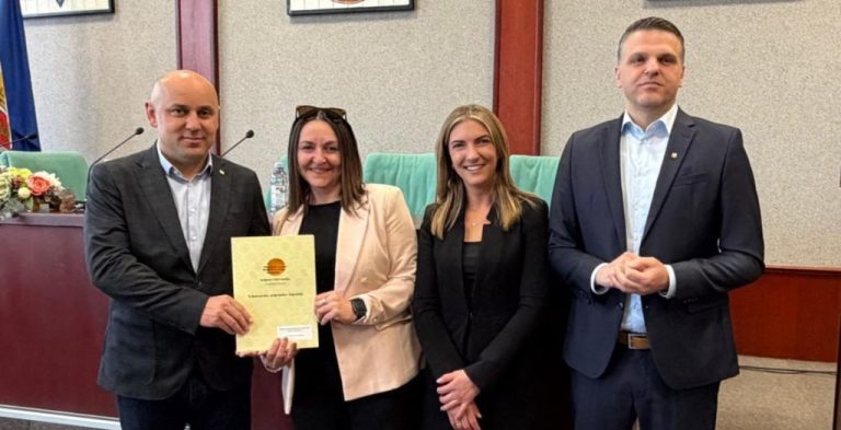 Županija za 37 udruga osigurala 30.000 eura: Župan uručio ugovore za socijalne projekte