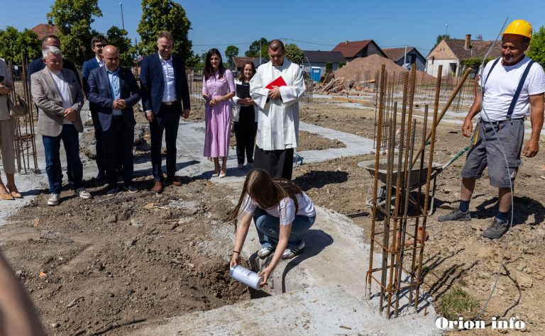 Svečano u Retkovcima: Uz pjesmu, recitacije i polaganje vremenske kapsule proslavljen početak izgradnje nove škole vrijedne 7 milijuna eura