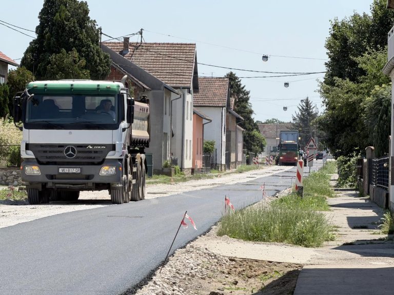 Novi asfalt na Slaviji, bageri stižu u Novo Selo i Mirkovce