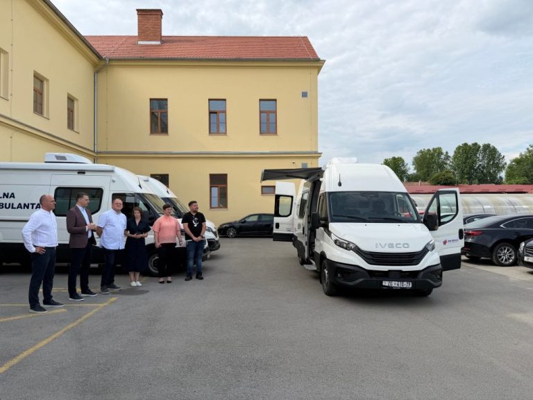 Tri mobilne ambulante stigle u VSŽ: Liječnik i u selima bez stalnih ordinacija