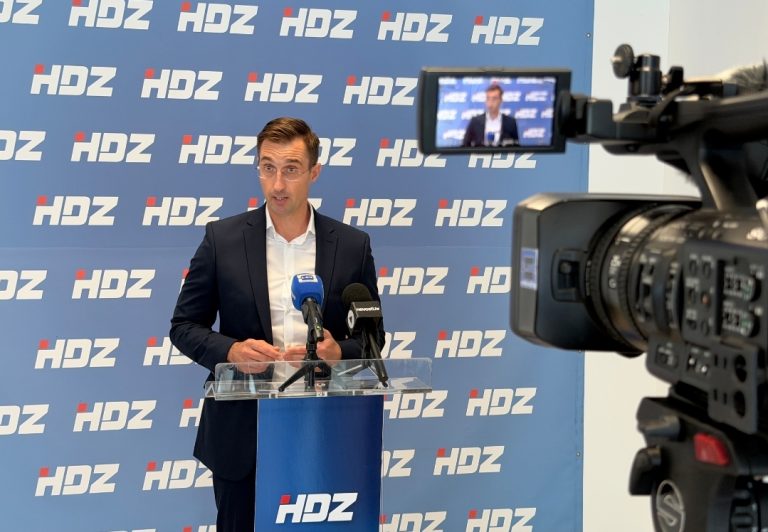 HDZ VINKOVCI – SDP i Možemo na praznom korzu
