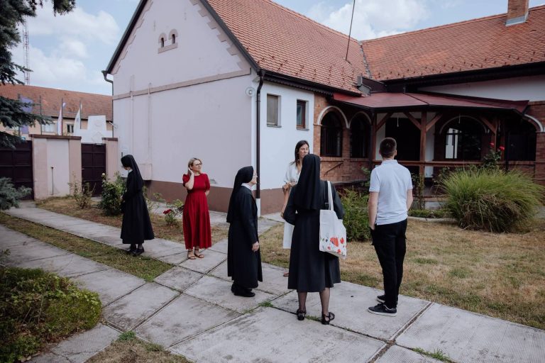 Samostan u Privlaci ostaje u vlasništvu lokalne zajednice: Milosrdne sestre sv. Križa predale ključeve Općini