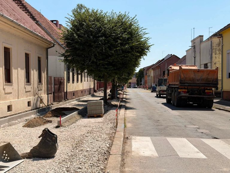 Vinkovci nastavljaju razvoj biciklističke infrastrukture: U tijeku radovi na novim stazama u više gradskih ulica