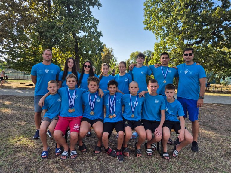 Vinkovački plivači sezonu otvorili s 13 osvojenih odličja u Szigetváru